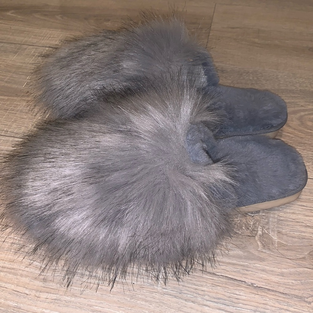 Grey Faux Fur Puffy Fluffy Fuzzy Slippers